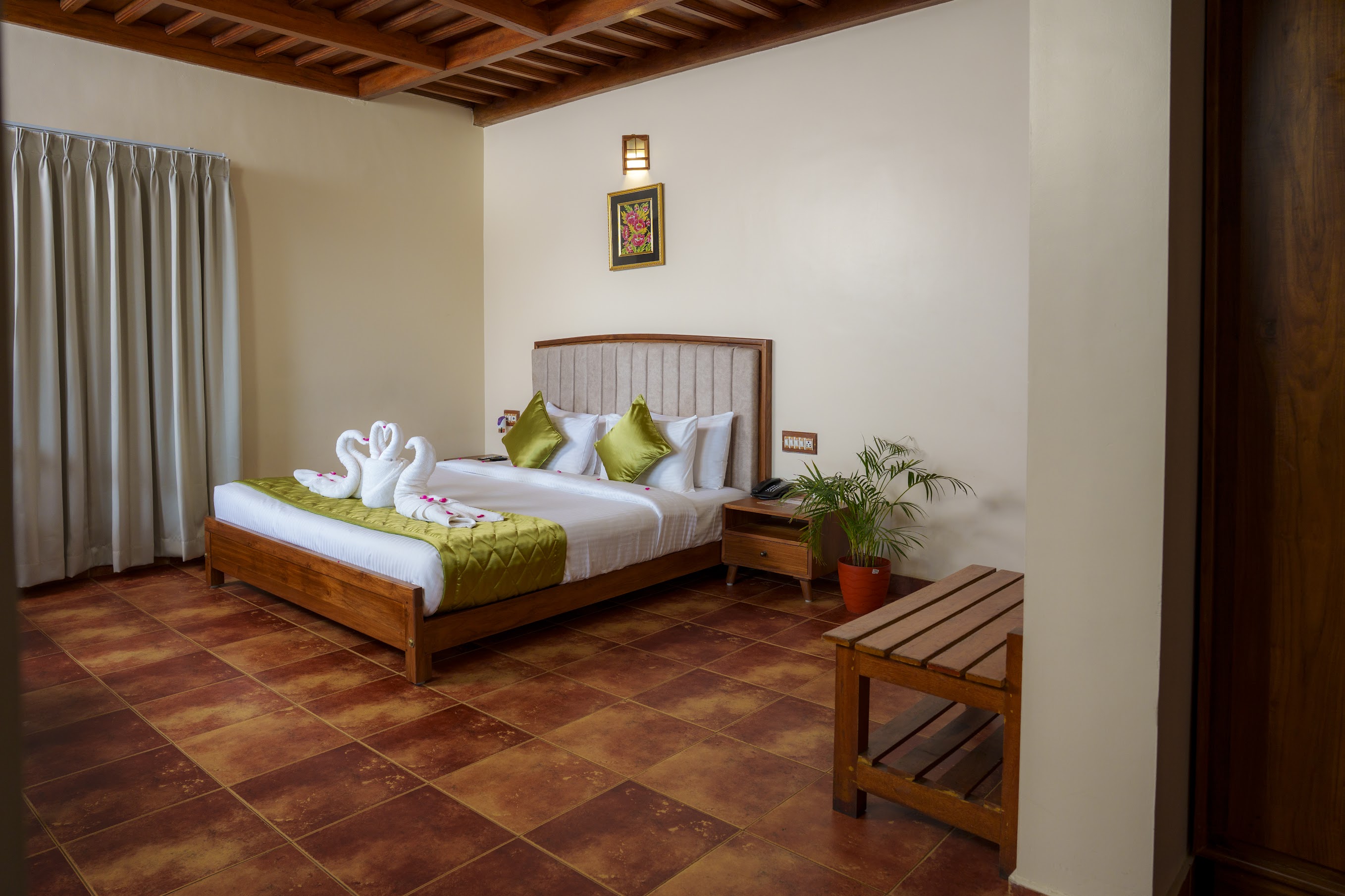 Superior Room with Balcony Image 10