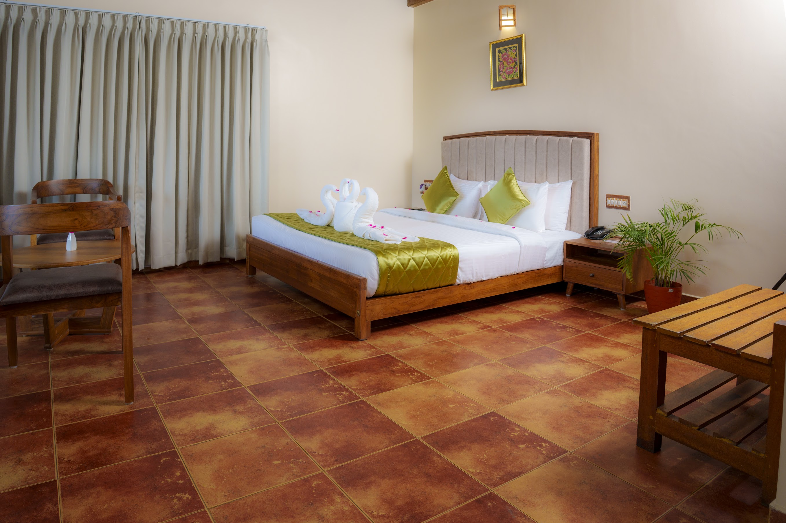 Superior Room with Balcony Image 11