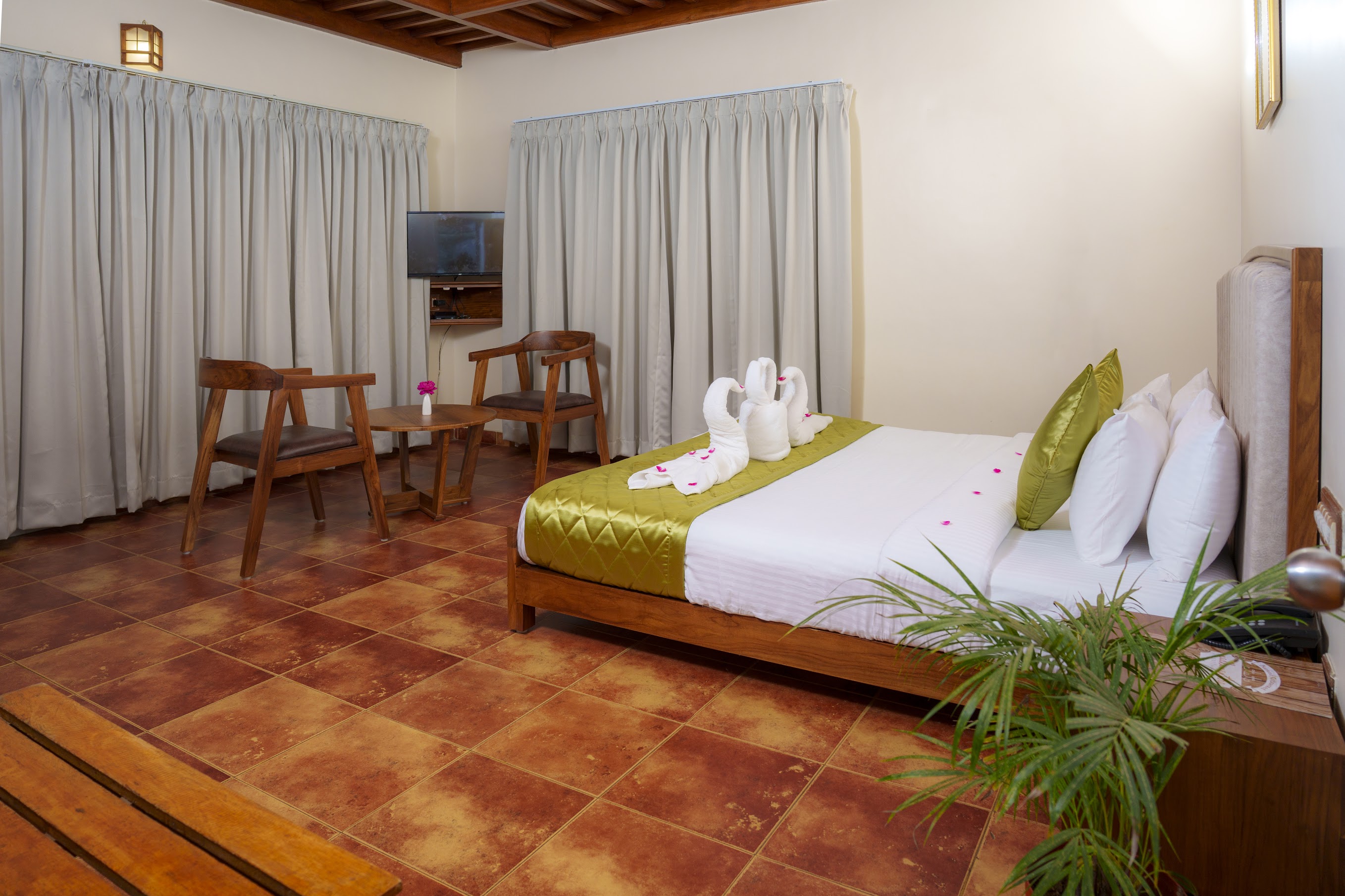 Superior Room with Balcony Image 13